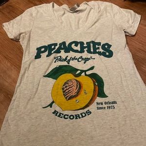 New Orleans Peaches records vneck M